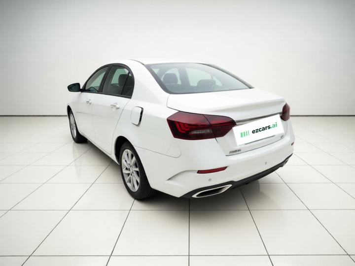 Emgrand 2020 1.5L MT Luxury photo 4