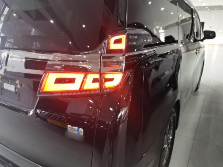 2019 Hybrid 2.5L HV Premium photo 7