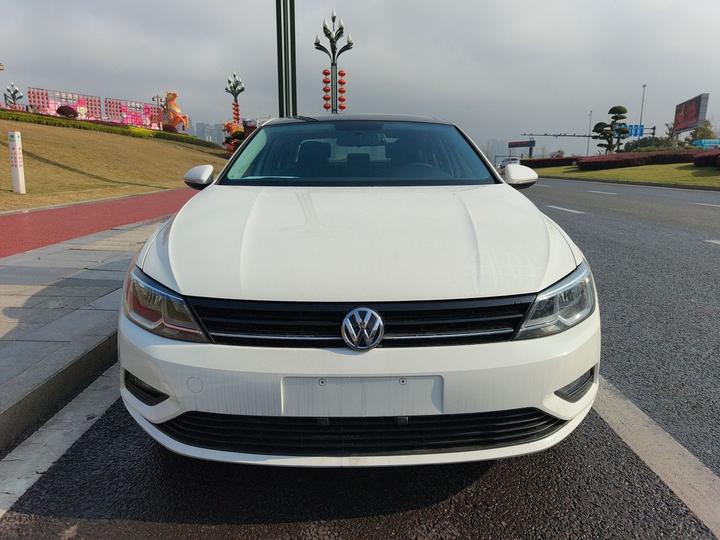 Lamando 2018 230TSI DSG photo 2