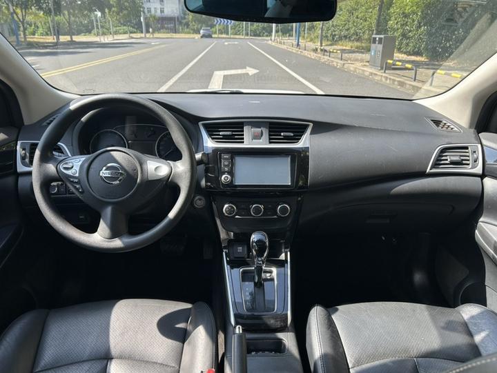 Sylphy 2016 1.6XL CVT Exclusive photo 5