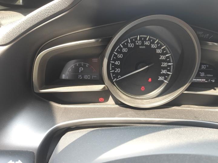 3 Axela 2017 Sedan 1.5L AT Luxury China V photo 2