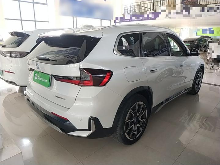 iX1 2023 xDrive30L X Design Package photo 4