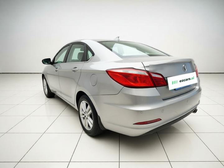 Eado 2015 1.6L MT Luxury IV photo 4