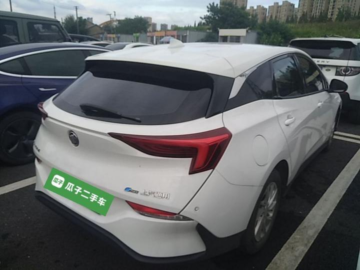 6 2022 PHEV Fashion photo 4