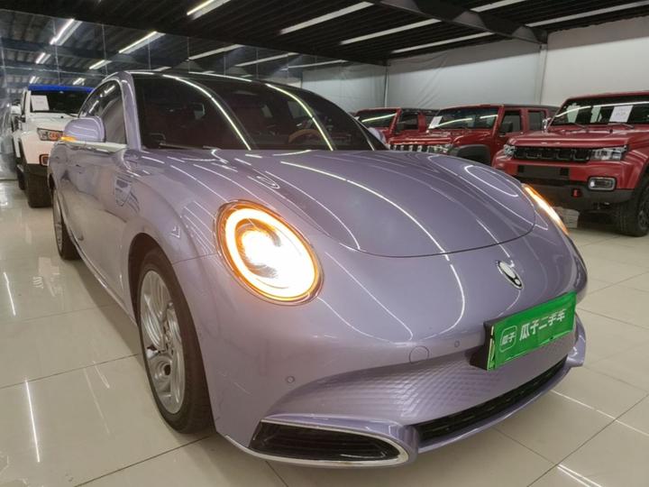 2022 555km Premium photo 3