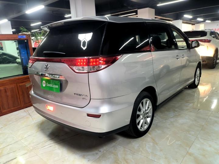 Previa 2012 2.4L 7 Luxury photo 4