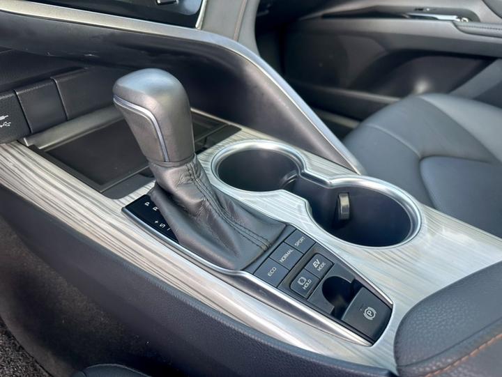 Camry 2018 Hybrid 2.5HG Luxury photo 6