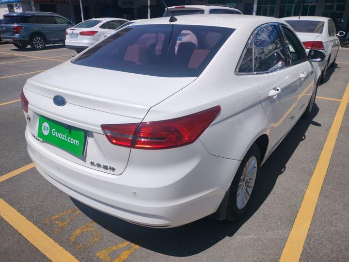 Escort 2017 Facelift 1.5L MT Comfort photo 4