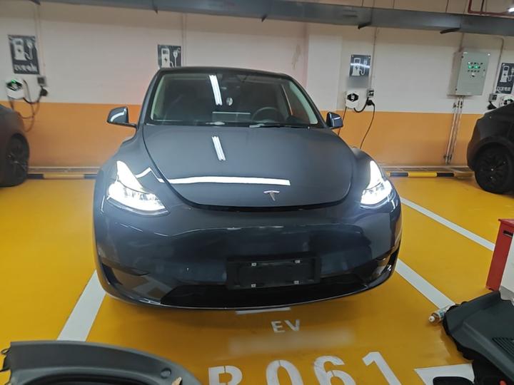 Model Y 2022 RWD photo 2