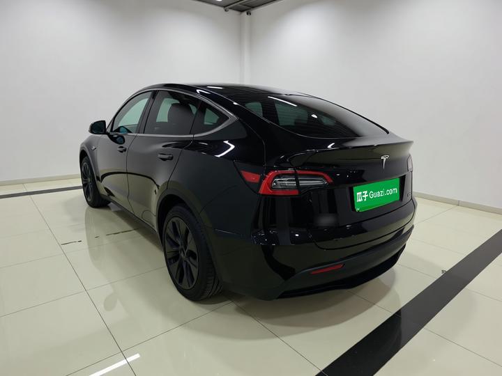 Model Y 2024 RWD photo 4