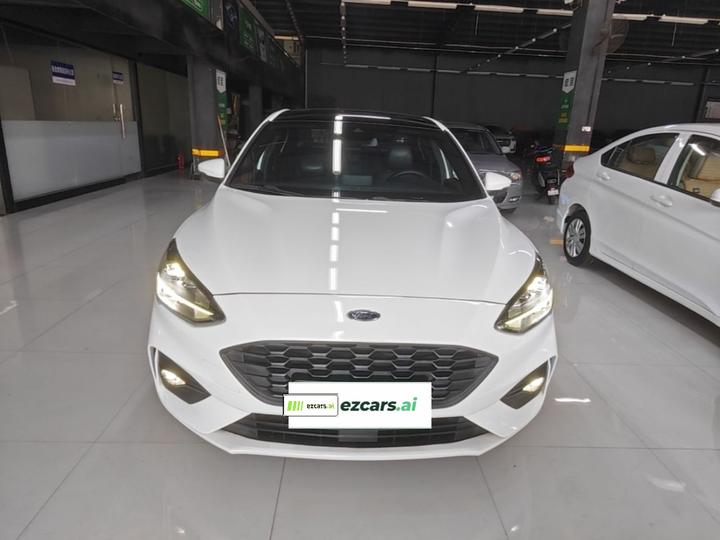 Focus 2019 Sedan EcoBoost 180 AT ST Line photo 2