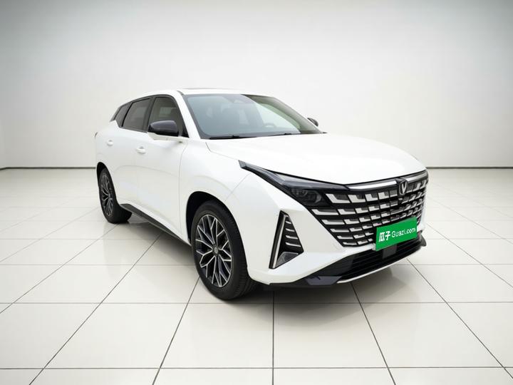 UNI-Z 2025 1.5T Luxury photo 3