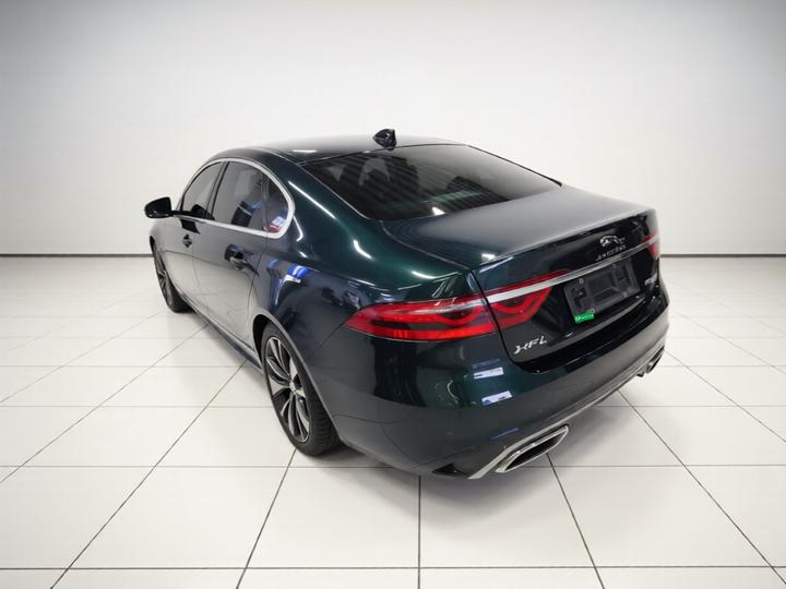 XFL 2023 XFL 2.0T P300 AWD Flagship Sport photo 4