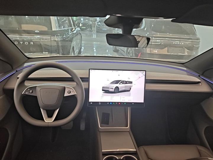 Model Y 2026 RWD photo 5