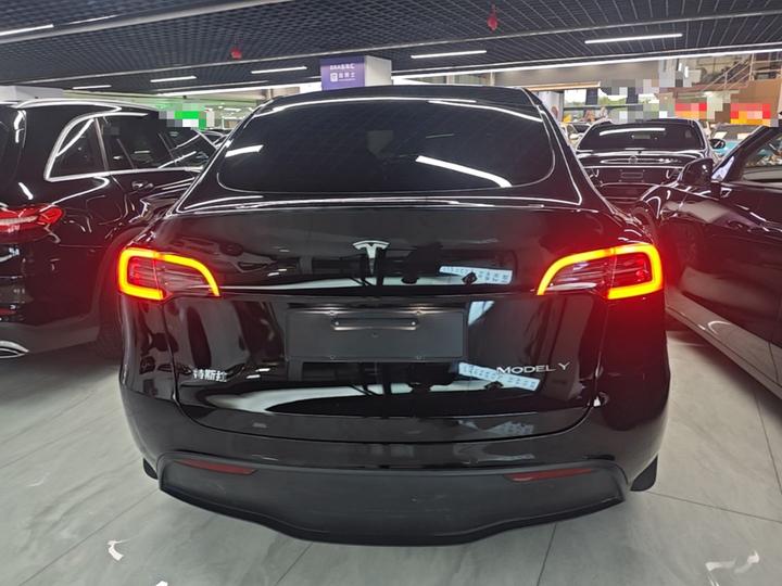 Model Y 2022 RWD photo 3