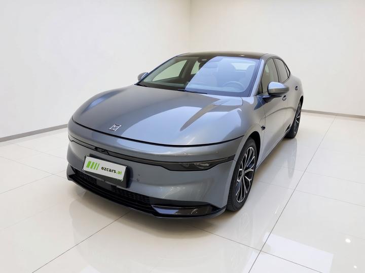 007 2024 RWD 75kWh