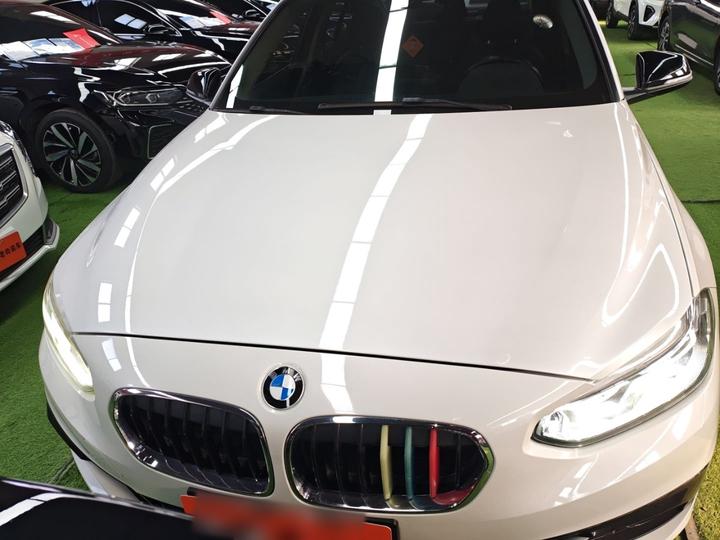 1 Series 2018 118i Design Package photo 2