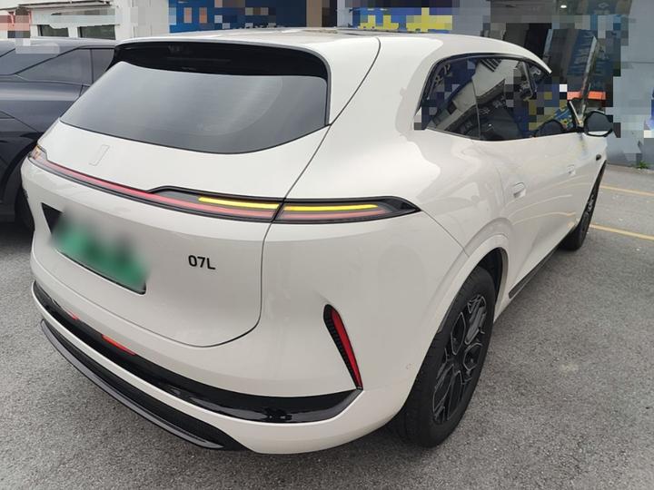 07L 2027 Max+ EV photo 4