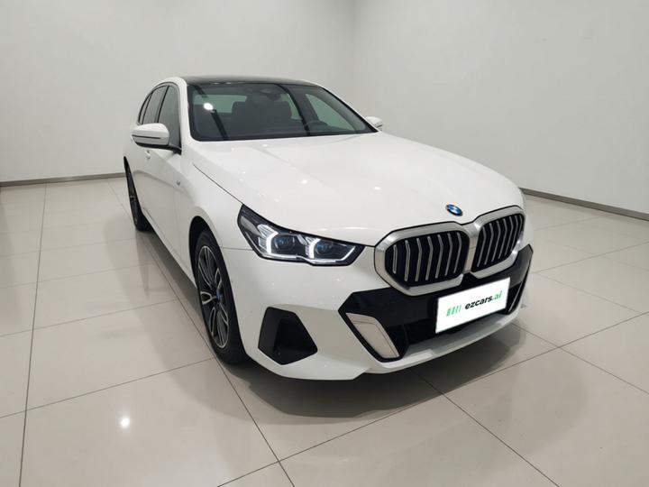 5 Series 2025 525Li M Sport Package photo 3