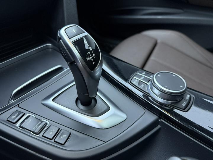 3 Series 2019 320Li M Sport Package photo 5