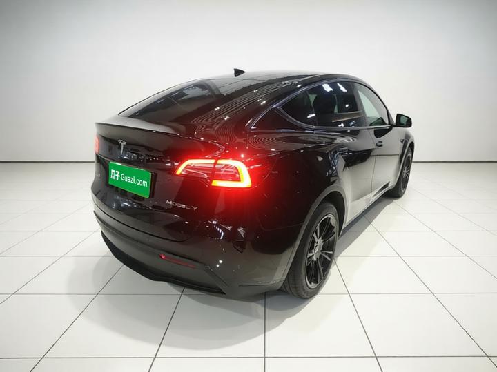 Model Y 2022 Facelift RWD photo 4