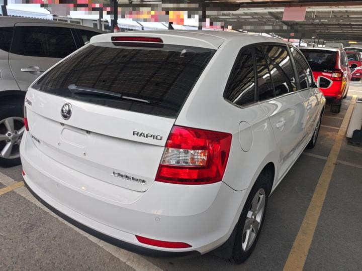 Rapid Spaceback 2016 Facelift 1.6L AT photo 4