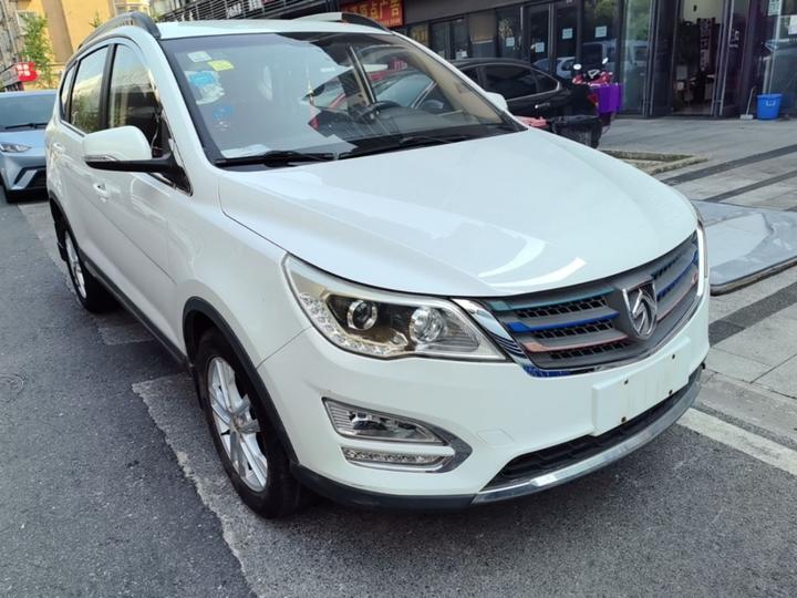 560 2015 1.8L MT Comfort photo 3