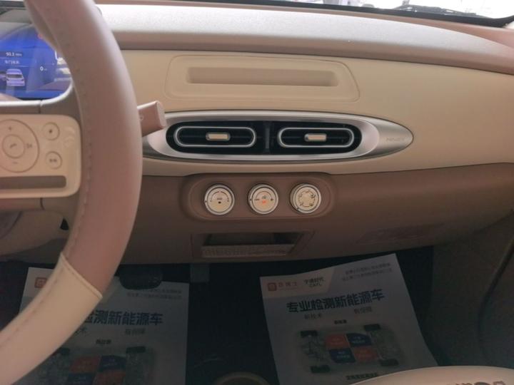 Hongguang MINIEV 2025 4th Gen 4-Door Advanced photo 8
