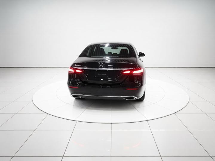 E-Class 2023 E 260 L photo 3