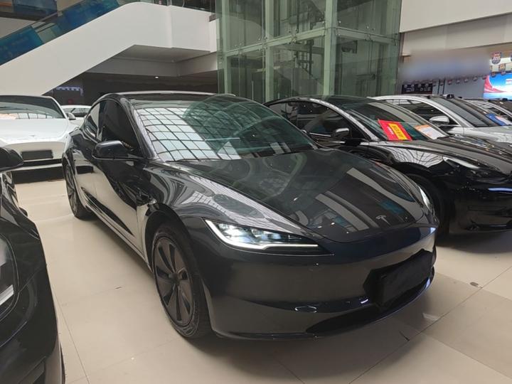 Model 3 2025 RWD photo 3