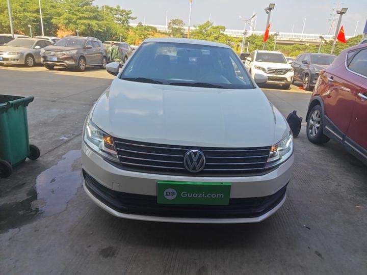 Lavida 2017 1.6L AT photo 2