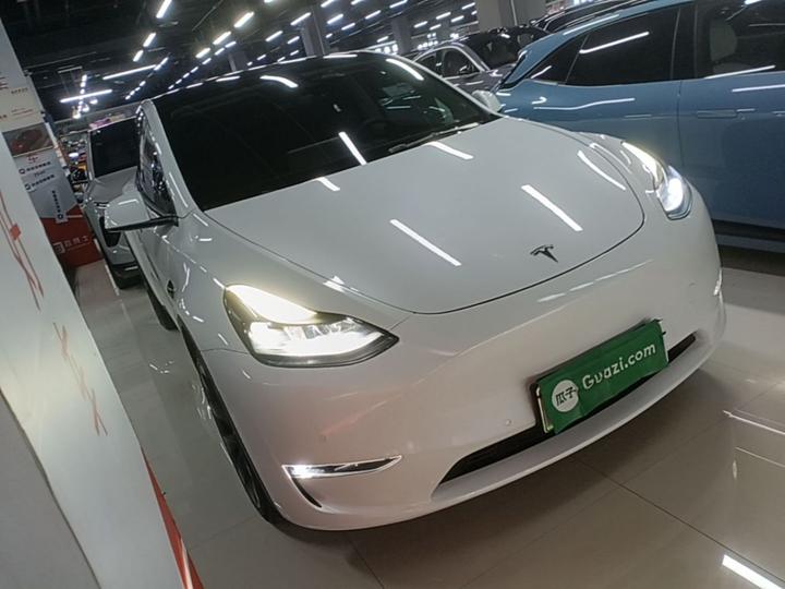 Model Y 2022 Long Range AWD photo 3