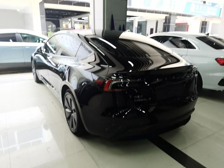 Model 3 2023 RWD photo 4