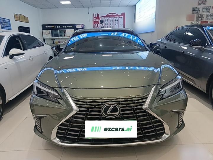 ES 2025 200 Exclusive photo 2