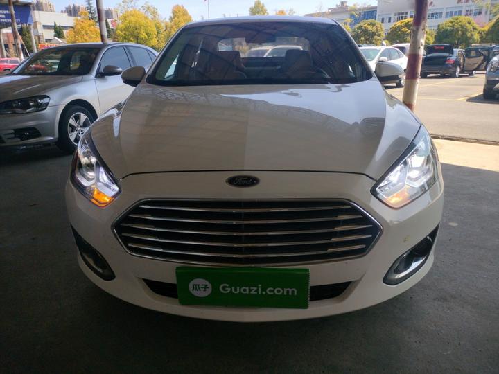 Escort 2017 Facelift 1.5L MT Comfort photo 2