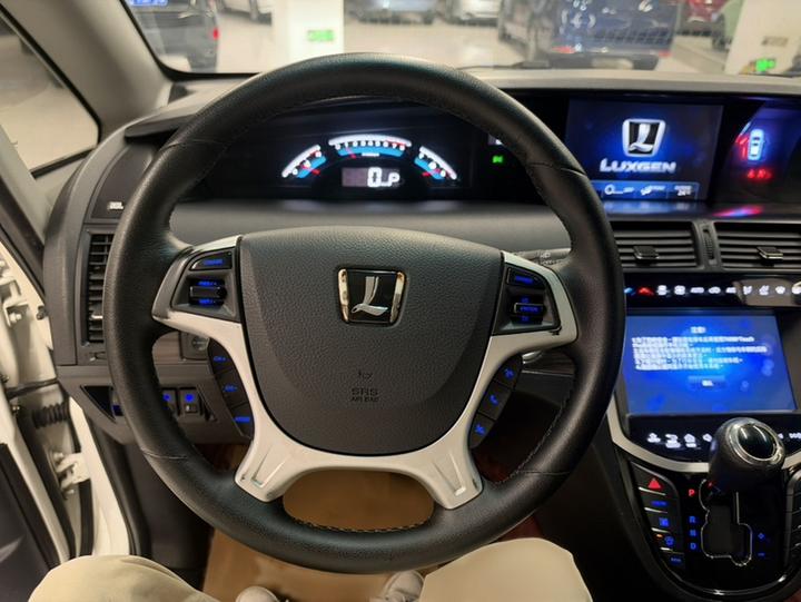 Luxgen 7 MPV 2016 2.2T Smart photo 2