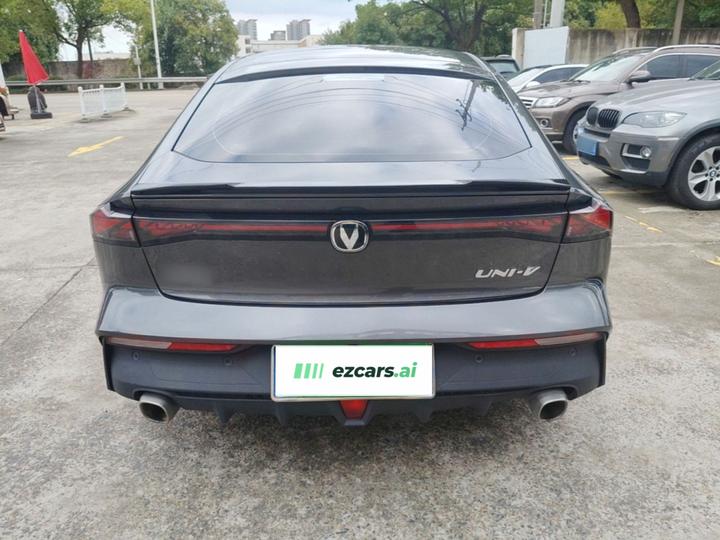 UNI-V 2022 1.5T Premium photo 3