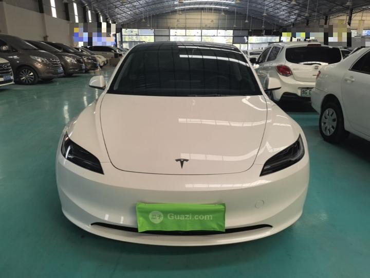 Model 3 2026 RWD photo 2