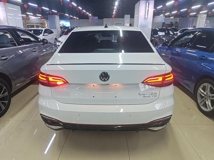 Lavida 2024 300TSI DSG Leading photo 3