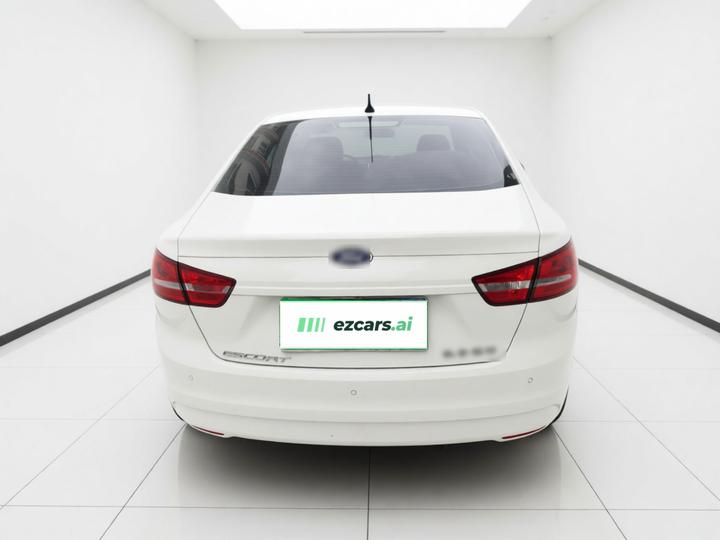 Escort 2015 1.5L MT Comfort photo 3
