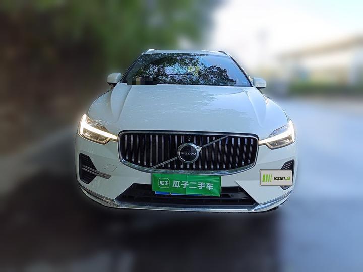 XC60 2023 B5 AWD Luxury photo 2