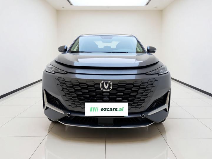 UNI-K 2021 2.0T AWD Excellence photo 2