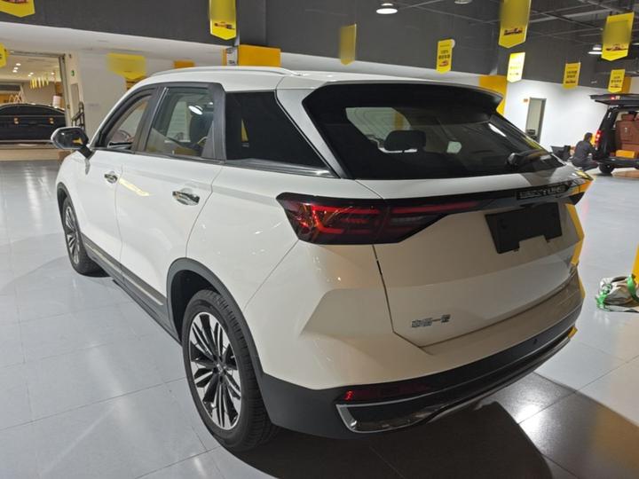 Bestune T77 2023 1.5T AT Luxury photo 4