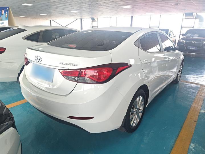 Elantra 2016 1.6L AT Smart photo 4