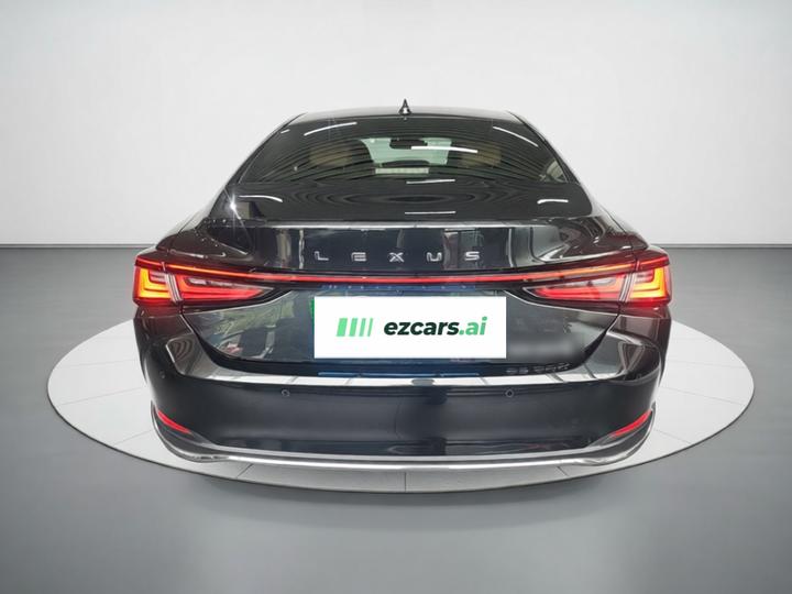 ES 2025 200 Exclusive photo 5