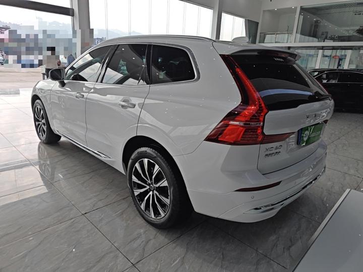 XC60 2025 B5 AWD Luxury photo 4