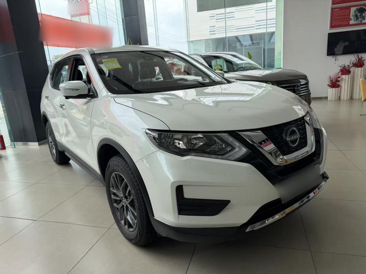 X-Trail 2025 2.0L RWD photo 2