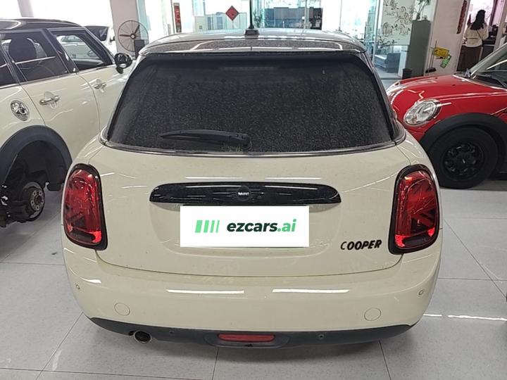 2018 1.5T COOPER Classic 5-Door photo 3