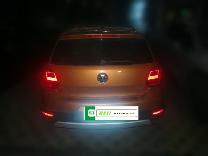 2014 1.6L Cross Polo AT photo 5