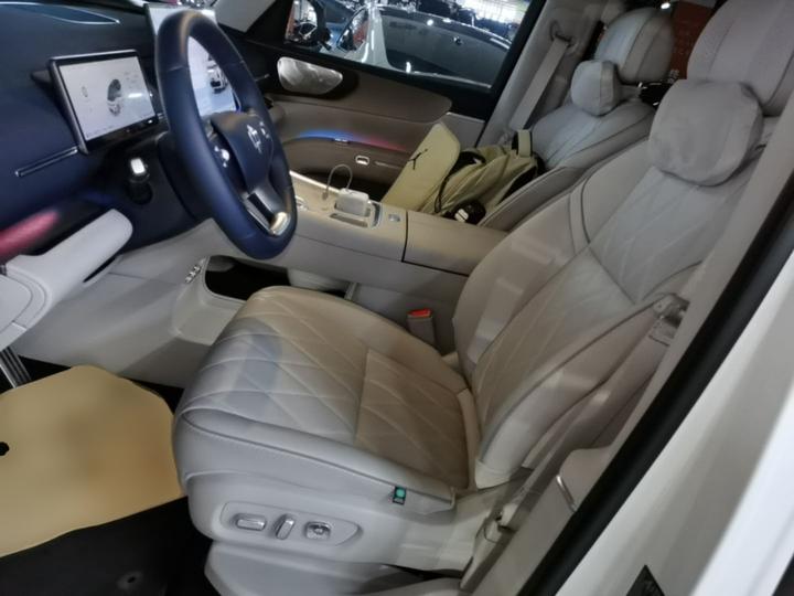 Leapmotor D99 2026 EREV 480 Flagship photo 6